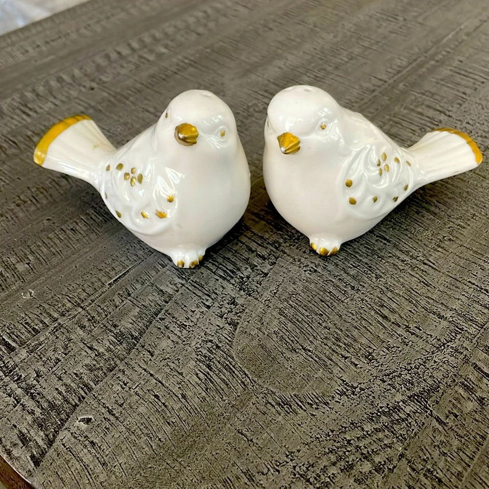 Pier 1 Ceramic White Birds Salt & Pepper Shakers